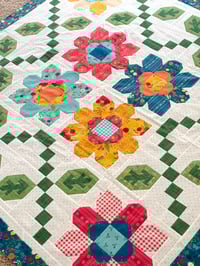 Image 2 of Daisy Chain Kit in First Blooms