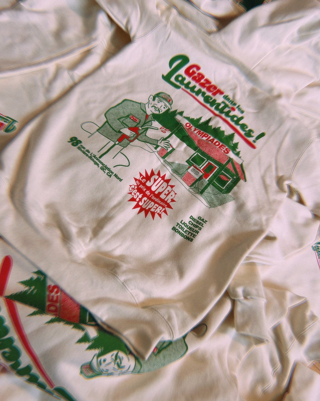 Image of GAZER DANS LES LAURENTIDES 🌲🌲🌲🌲🌲 HOODIE