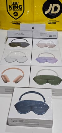 Image 3 of Apple Pro max 🎧 🎧 🎧  