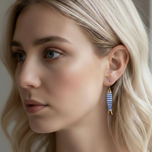 Image of Sardine Earrings gold tips (1x5 cm)