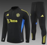 Man United tracksuit 6