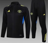 Man United tracksuit 7