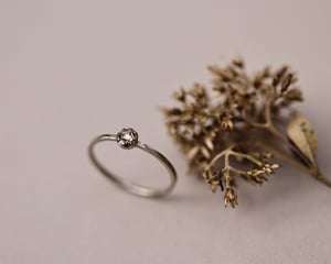 Image of 18ct White gold, 3.0mm Rose-cut Champagne diamond ring (LON267)