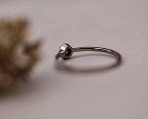 Image of 18ct White gold, 3.0mm Rose-cut Champagne diamond ring (LON267)