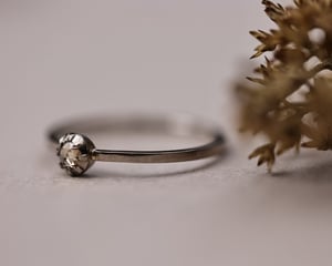 Image of 18ct White gold, 3.0mm Rose-cut Champagne diamond ring (LON267)