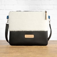 Image 1 of Bolso Teddy Negro