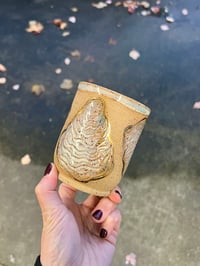 Image 2 of THREE OYSTERS MUG - CREAM