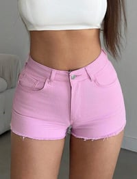 Image 1 of SKYNLYDRESS - Short en jean pour femme 100% coton, couleur unie avec ourlet effiloché