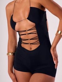 Image 1 of SKYNLYDRESS - Combinaison courte sexy avec bretelles spaghetti, décolleté ouvert