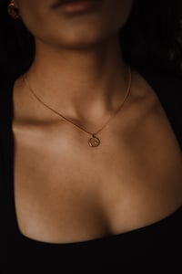 Image 4 of Collier Cosmo