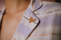 Image 2 of Pin's Petit coeur doré à l'or fin 