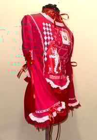 Image 2 of “card suit cat” print corset princess-sleeve cutsew (pink x red x white)