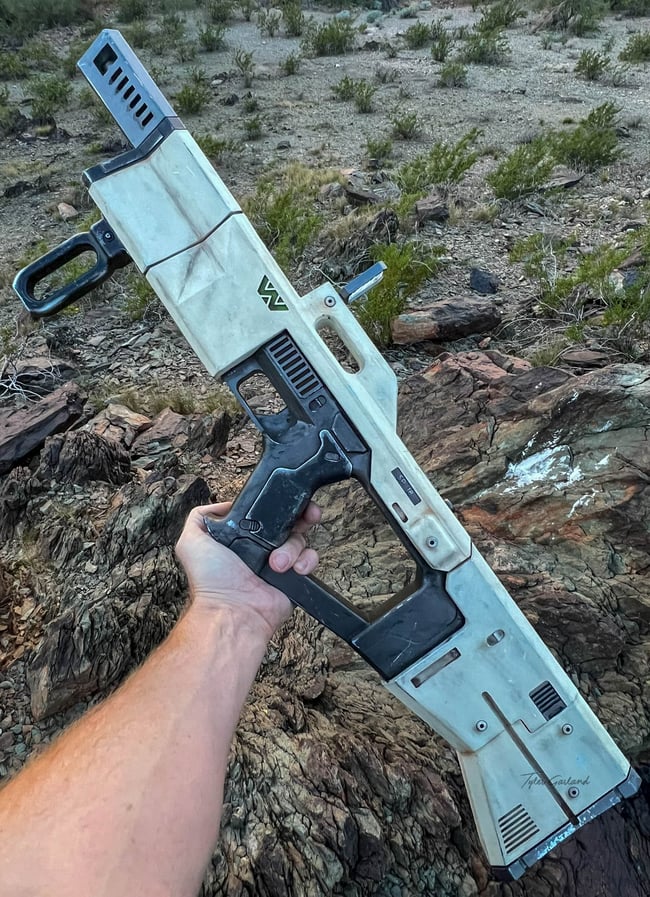 Predator Badlands SP 18 Rifle Replica