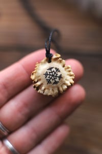 Image 5 of Collana Rosone di capriolo I