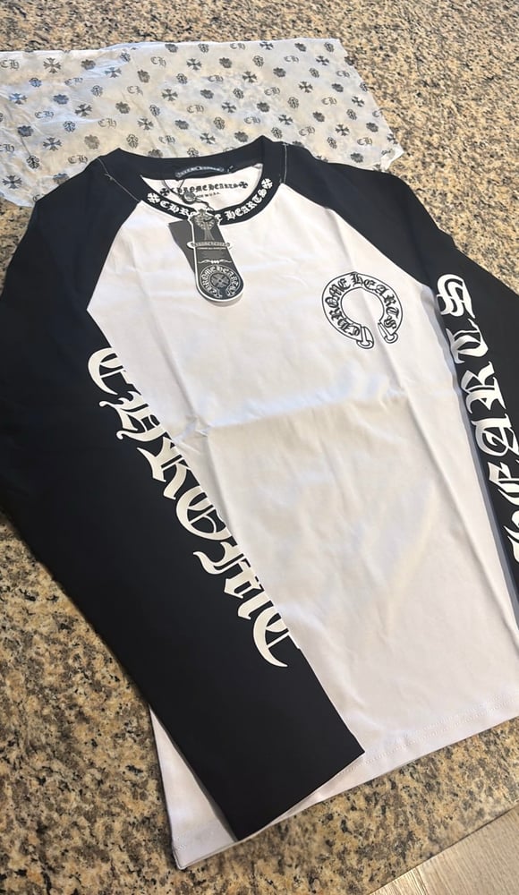 Image of LONG SLEEVE CREWNECK T SHIRT 