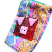 Image 2 of Fused glass pig hanging window decoration ornament pink farm animal