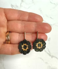 Drop Flowers Dark Green/ Light Yellow