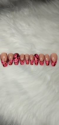 Image 2 of Smooches Nailz 