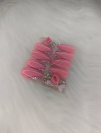 Image 3 of Kiss kiss Nailz 