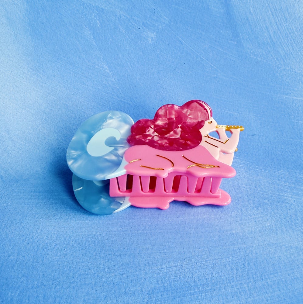 Image of Centaur Hair Claw