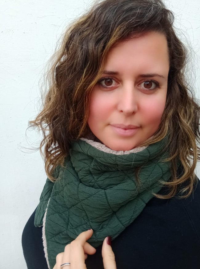 Cuello de botón Triangles Verde Botella