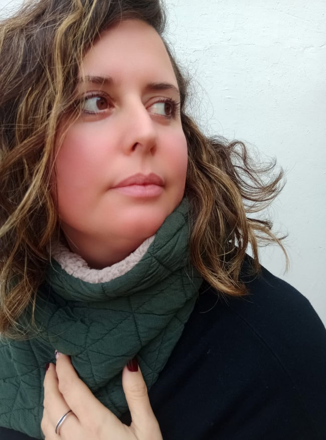 Cuello de botón Triangles Verde Botella