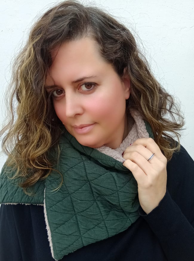 Cuello de botón Triangles Verde Botella