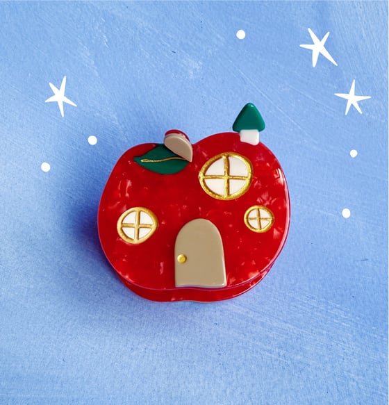Image of Apple House Hair Claw 🍎