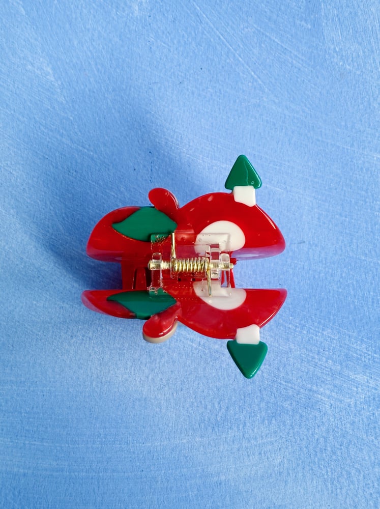 Image of Apple House Hair Claw 🍎