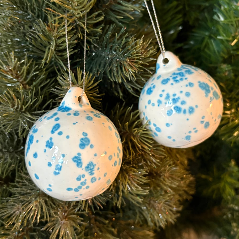Image of Morning Frost Glaze Bauble