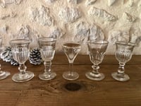 Image 3 of Verres à liqueur anciens