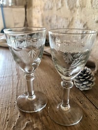 Image 1 of Verres à apéritif anciens 