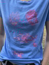 Image 2 of baby blue cats tee