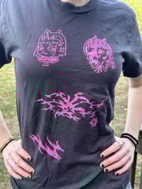 Image 4 of dark charcoal cats tee