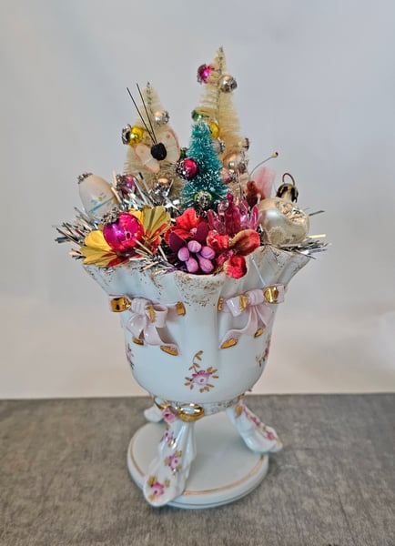 Image of Lovely Lenox China Holiday Spirit