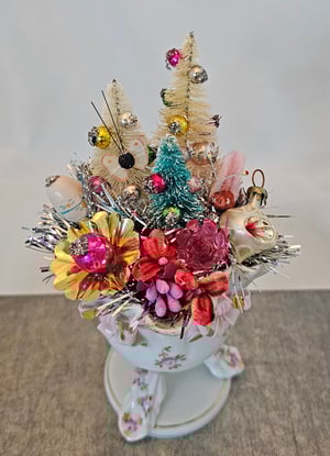 Image of Lovely Lenox China Holiday Spirit