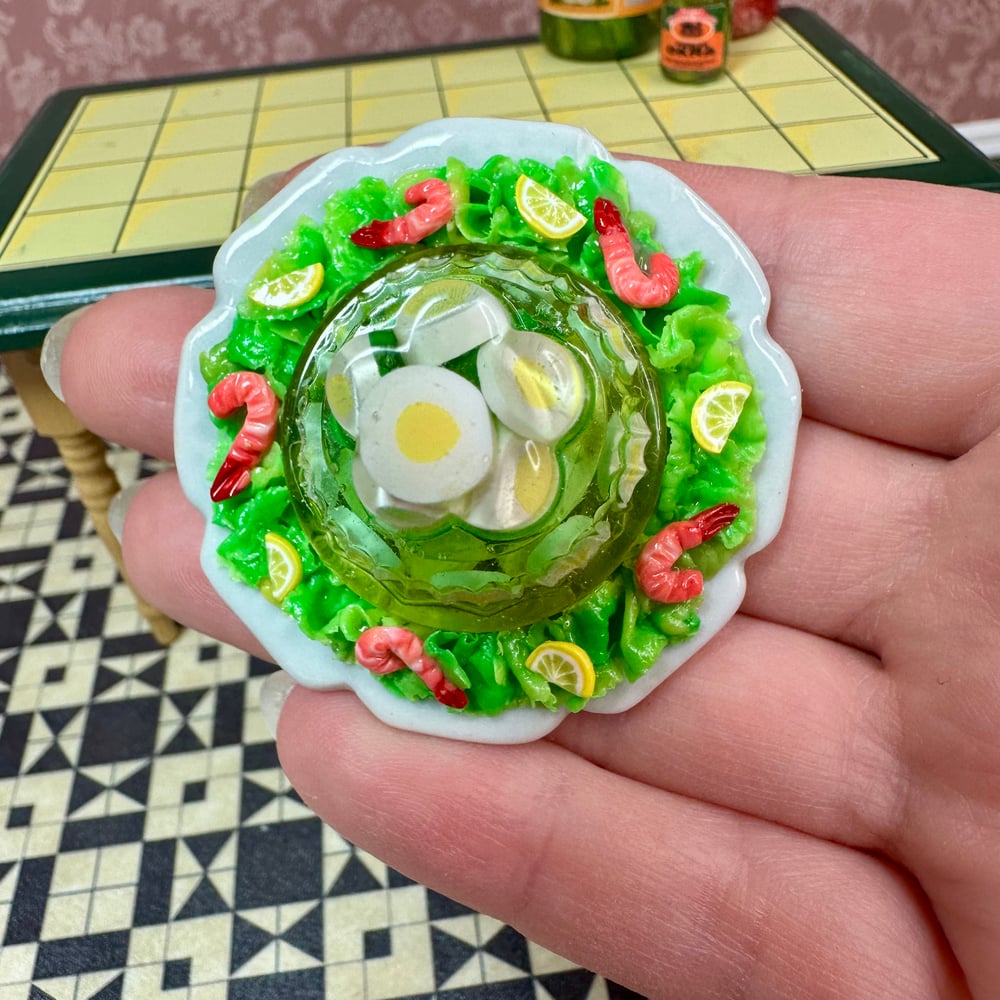 Image of Boiled Eggs and Peas Gelatin