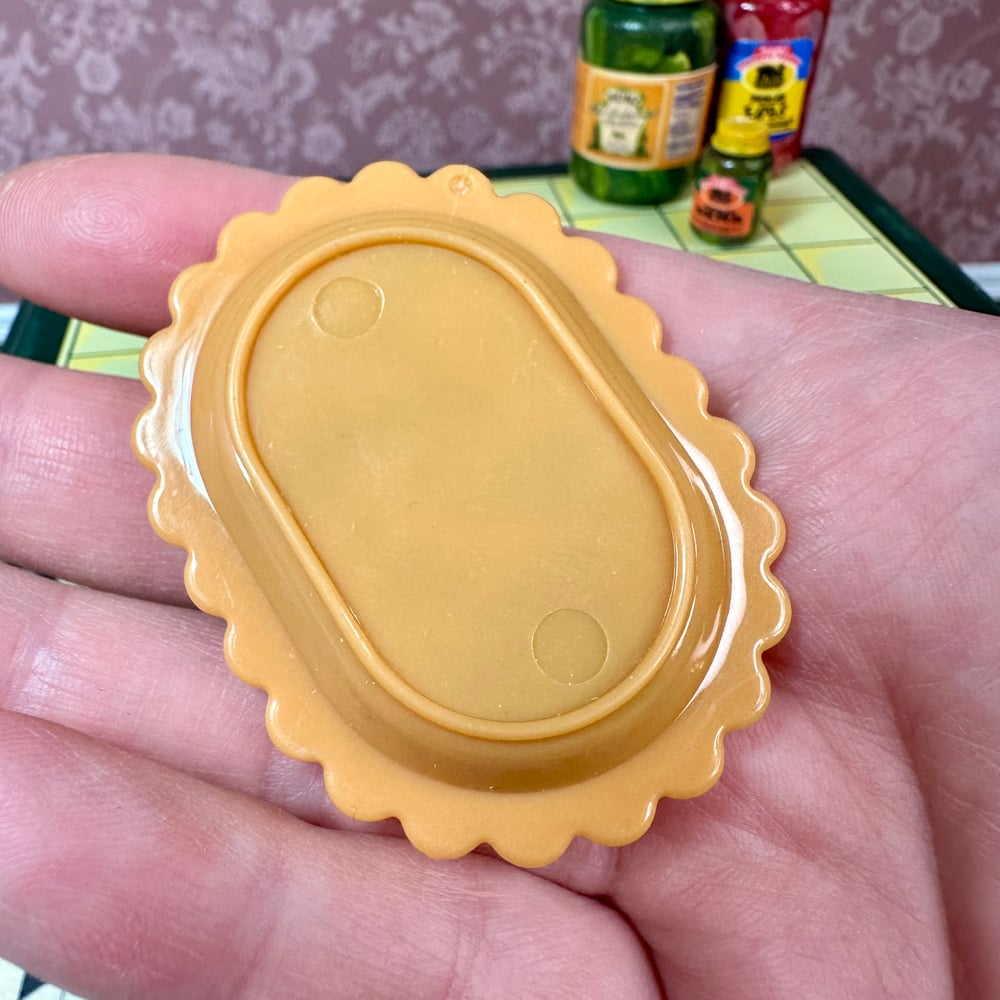 Image of Fish with Olives and Crackers Gelatin