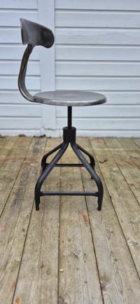 Image 1 of Chaise d'atelier Nicolle dite "à queue de baleine"