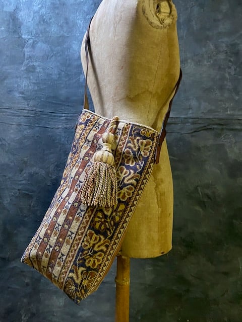 Image of carpet bag - no. 03