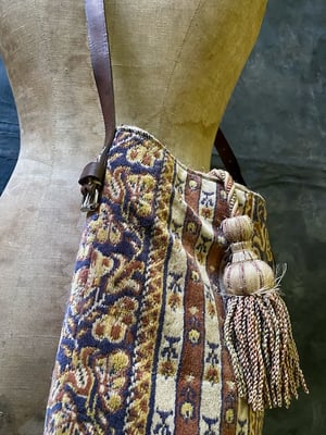 Image of carpet bag - no. 03