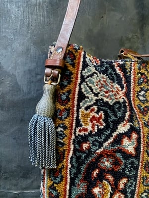 Image of carpet bag - no. 04