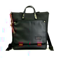 Mochila Book Holder cuadrada Impermeable negra y roja.