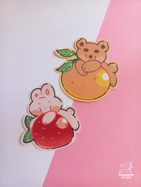 Image 2 of Adesivo Coniglio con Fragola