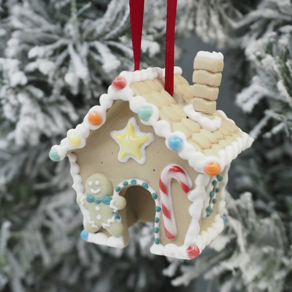Image of Gingerbread House 003