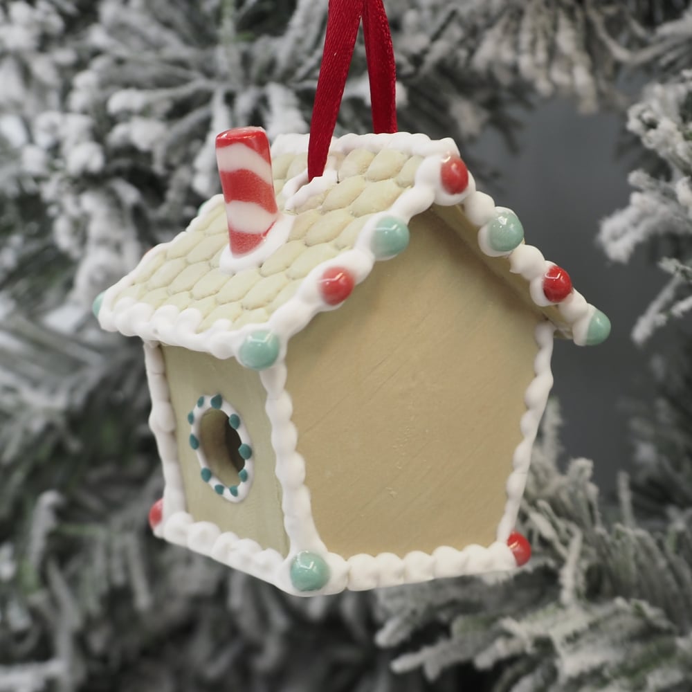 Image of Gingerbread House 008