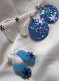 Image 1 of winterliche/schneeflocken ohrringe