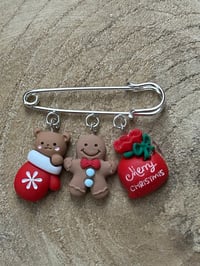 Image 2 of Gingerbread man /teddy/sack brooch 