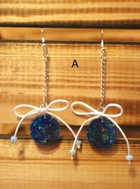 Image 2 of weihnachtskugel ohrringe