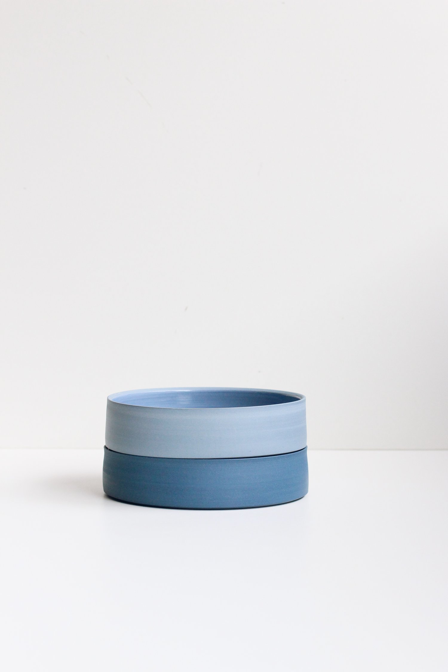 Image of Serving Bowl M / Various Shades